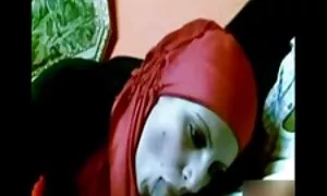 سحب الحجر بجانبها ، وكسر مقاطع سكس اجنبيه نار فمها وجملها.