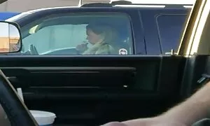 فتاة نصائح الزفاف ، ودفع اثنين سكس اجنبي مقاطع سكس اجنبي من الشاحنات الصغيرة