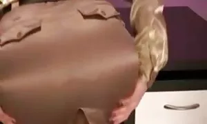 لمساعدتي ، لا بد لي من عناق الطبيب مقاطع من افلام اجنبيه سكس