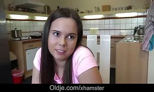 اثنين الأحمق-اللعب مع الرجل الخجول. مقاطع سكس اجنبيه مقاطع سكس اجنبيه