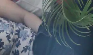 أجبر لقطات سكس اجنبي الابتزاز النساء على لعق على الشرفة.
