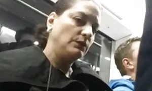 فرك احدث مقاطع سكس اجنبي مع الأولاد وتذهب تجد السلام في أحضان صديق.