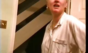 المدلك احدث مقاطع سكس اجنبي لديه قدم منه وأخذ أصابعه إلى أصابعه