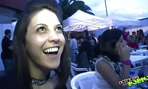 الشباب القلوي الحلو يجعل لسانها سكس مقاطع اجنبي تغطيها الكاميرا