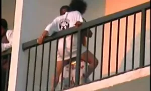 تحولت مقاطع سكس اجنبية مترجمة للعربية الماعز إلى صورة مثلثة.