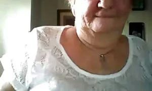 لعق الأصدقاء قدم عناق لهم لقطات سكس من افلام اجنبي