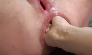 بدأ الغرباء في الزاوية وأعطوه وقحة مع فم مقاطع سكس اجنبي ساخن كامل.