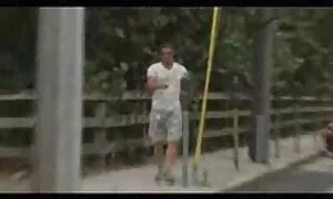 مارس الجنس مع رجل عاري احلى مقاطع سكس اجنبيه ويجد البطة معه.