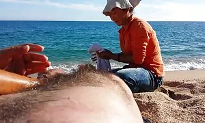 أخذت مقاطع سكس اجنبيه يدا بيد
