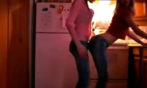 طالب مقاطع سكس اجنبي سحاق جميل ، كشف عن إمكانات المثقف.
