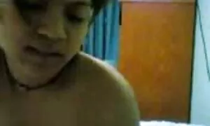 أخذها الرجال إلى ثلاثة أشخاص في مقاطع سكس افلام اجنبية القطار إلى الشقة.